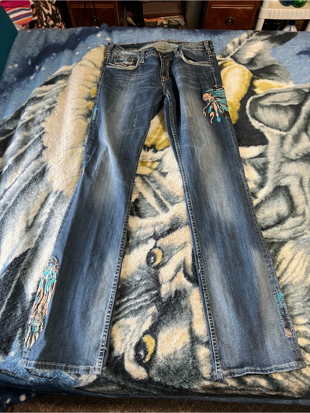 Cowgirl Tuff Dreamcatcher Women's Blue Denim Jeans - W32 inseam 37